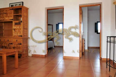 Villa for sale in Cap De Barbaria, Formentera, Spain 3 bedrooms, 135 sq.m. No. 30850 - photo 9