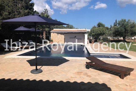 Villa for rent in Sant Josep de sa Talaia, Ibiza, Spain 3 bedrooms, 300 sq.m. No. 30877 - photo 3
