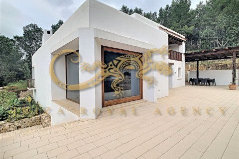 Villa for sale in Sant Agusti des Vedra, Ibiza, Spain 3 bedrooms, 200 sq.m. No. 30806 - photo 11