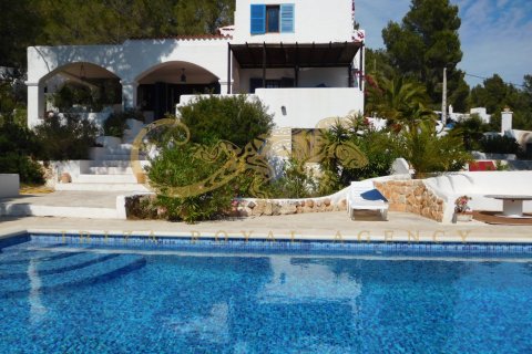 Villa for sale in San Antonio De Portmany, Ibiza, Spain 5 bedrooms, 282 sq.m. No. 30861 - photo 1