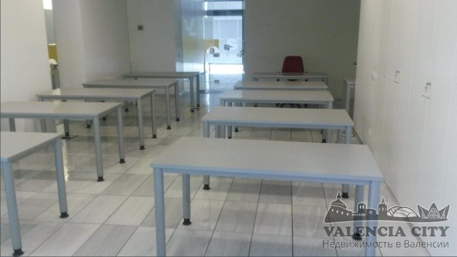 Commercial property à Valencia, Espagne 1217 m2 No. 30907