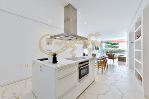 Apartment for sale in Ibiza town, Ibiza, Spain 2 bedrooms, 117 sq.m. No. 30896 - photo 9