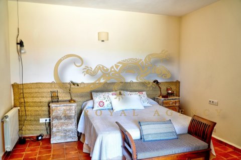 Villa for sale on Formentera, Spain 5 bedrooms, 300 sq.m. No. 30801 - photo 21