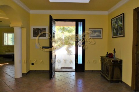 Villa for rent in Benimussa, Ibiza, Spain 2 bedrooms, 179 sq.m. No. 30840 - photo 9