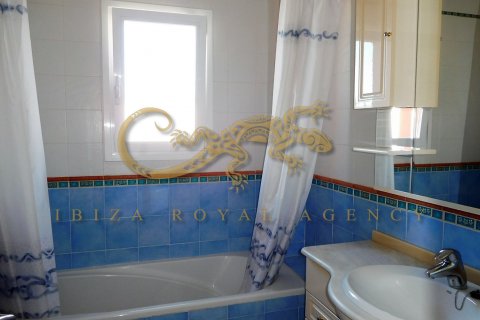 Villa for rent in Santa Gertrudis De Fruitera, Ibiza, Spain 5 bedrooms, 400 sq.m. No. 30888 - photo 23