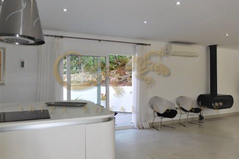 Villa for sale in Ibiza town, Ibiza, Spain 5 bedrooms, 275 sq.m. No. 30831 - photo 14