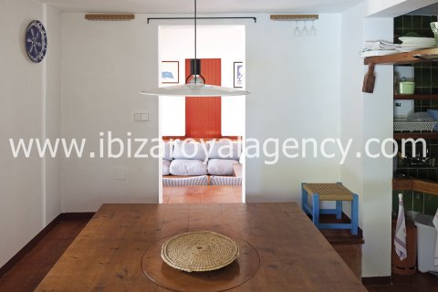 Villa for sale on Formentera, Spain 5 bedrooms, 300 sq.m. No. 30873 - photo 5