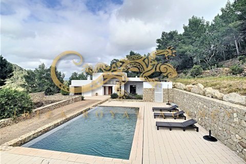 Villa for sale in Sant Agusti des Vedra, Ibiza, Spain 3 bedrooms, 200 sq.m. No. 30806 - photo 4