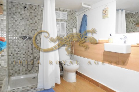 Apartment for rent in Cala de Bou, Ibiza, Spain 2 bedrooms, 80 sq.m. No. 30854 - photo 12