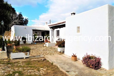 Villa for sale in Santa Gertrudis De Fruitera, Ibiza, Spain 5 bedrooms, 500 sq.m. No. 30865 - photo 3