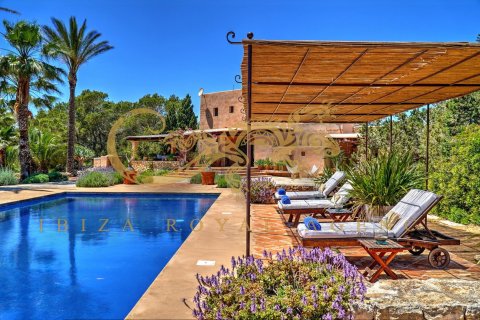 Villa for sale on Formentera, Spain 5 bedrooms, 300 sq.m. No. 30801 - photo 6