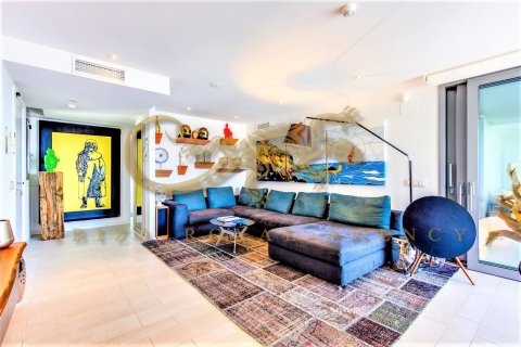 Apartment for sale in Ibiza town, Ibiza, Spain 3 bedrooms, 125 sq.m. No. 30843 - photo 9