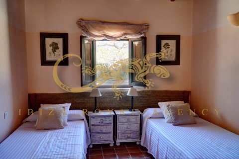 Villa for sale on Formentera, Spain 5 bedrooms, 300 sq.m. No. 30801 - photo 27