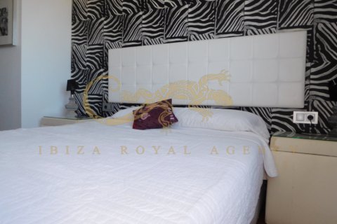 Apartment for rent in Ibiza town, Ibiza, Spain 3 bedrooms, 120 sq.m. No. 30876 - photo 24