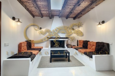 Villa for sale in Sant Agusti des Vedra, Ibiza, Spain 3 bedrooms, 200 sq.m. No. 30806 - photo 20