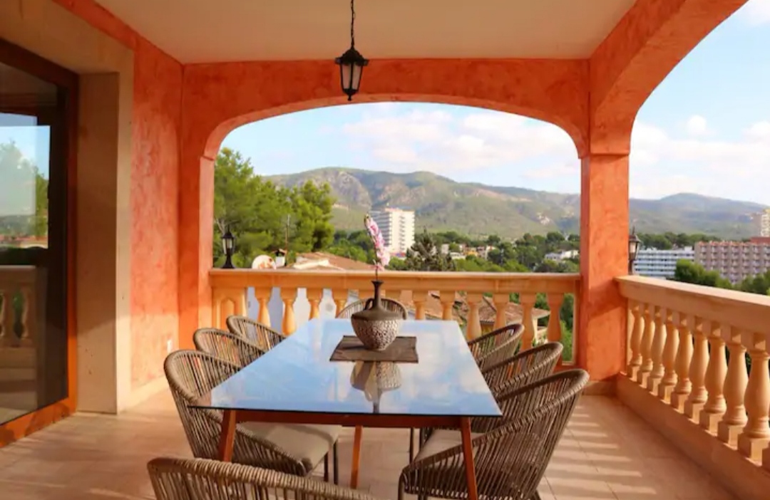 Villa in Palmanova, Mallorca, Spain 4 bedrooms, 350 sq.m. No. 31684