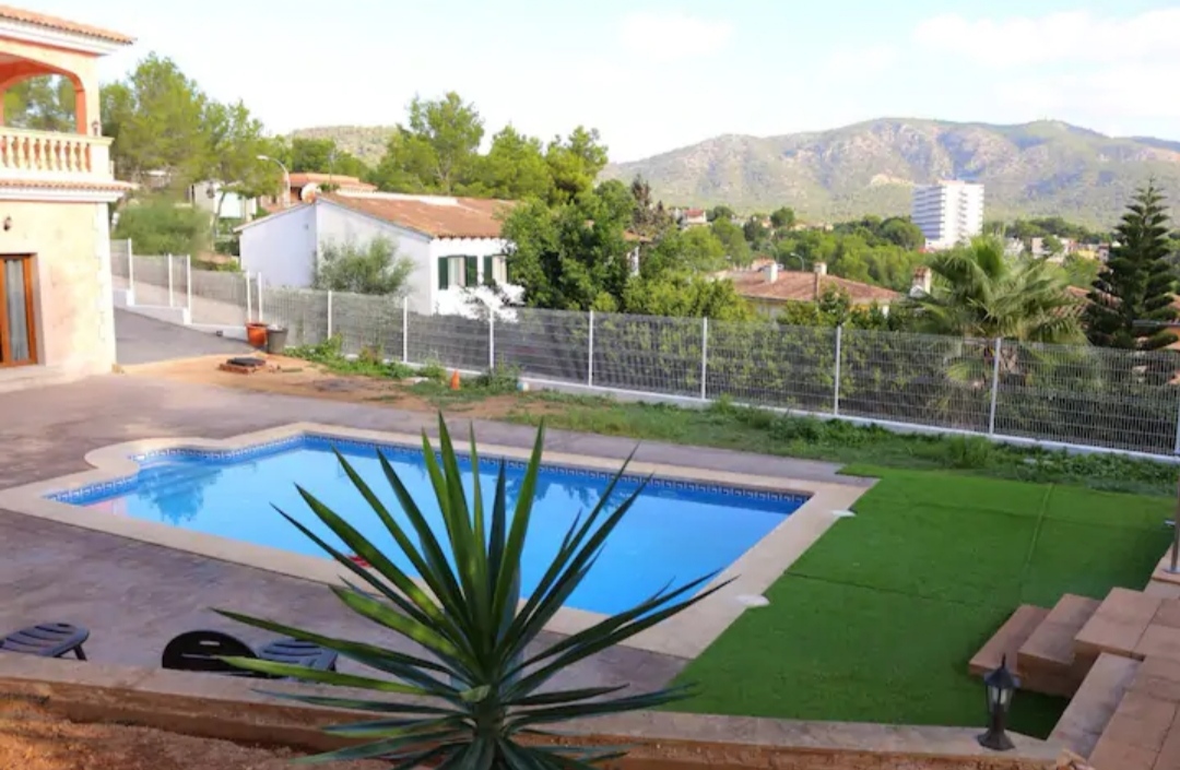 Villa in Palmanova, Mallorca, Spain 4 bedrooms, 350 sq.m. No. 31684