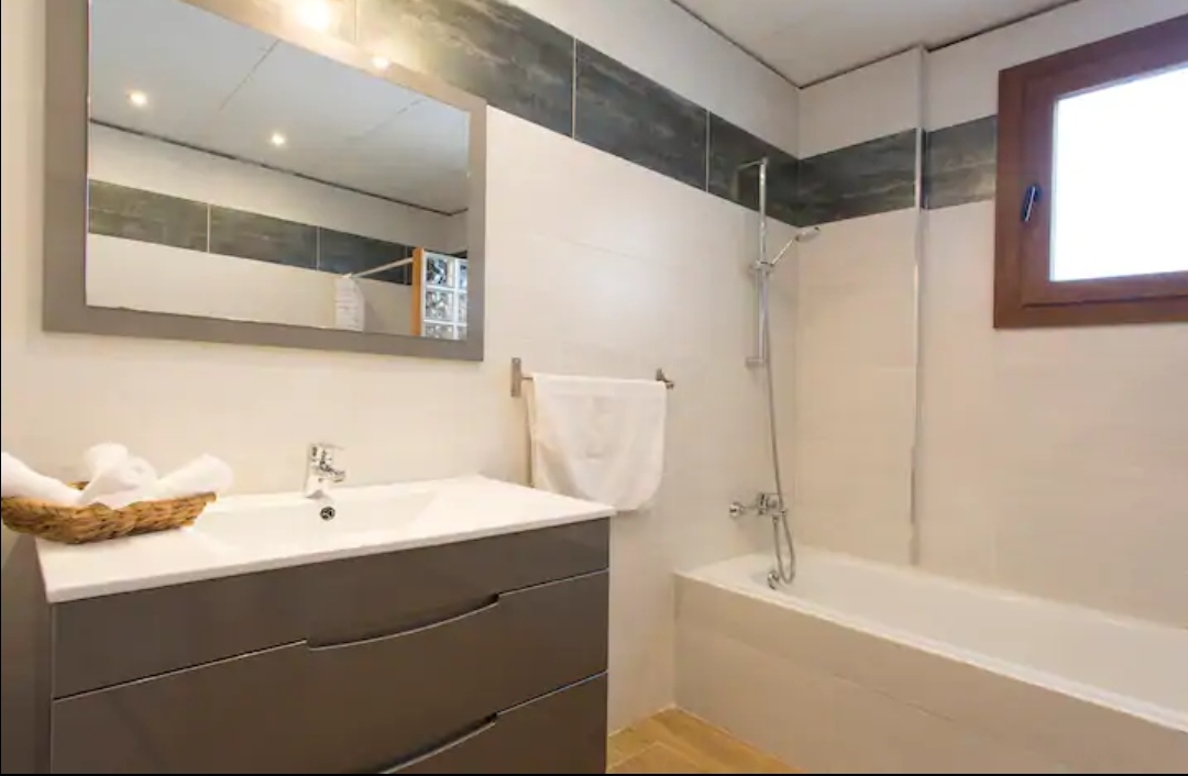 Villa in Palmanova, Mallorca, Spain 4 bedrooms, 350 sq.m. No. 31684