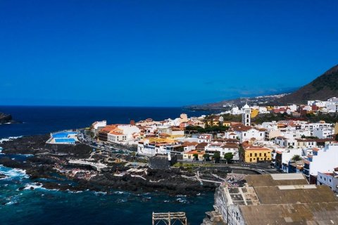 Five Canary island districts to buy real estate in and relocate to