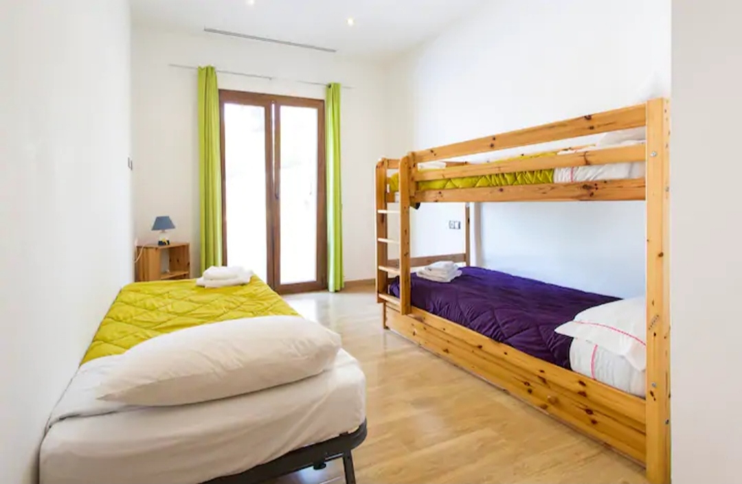 Villa in Palmanova, Mallorca, Spain 4 bedrooms, 350 sq.m. No. 31684