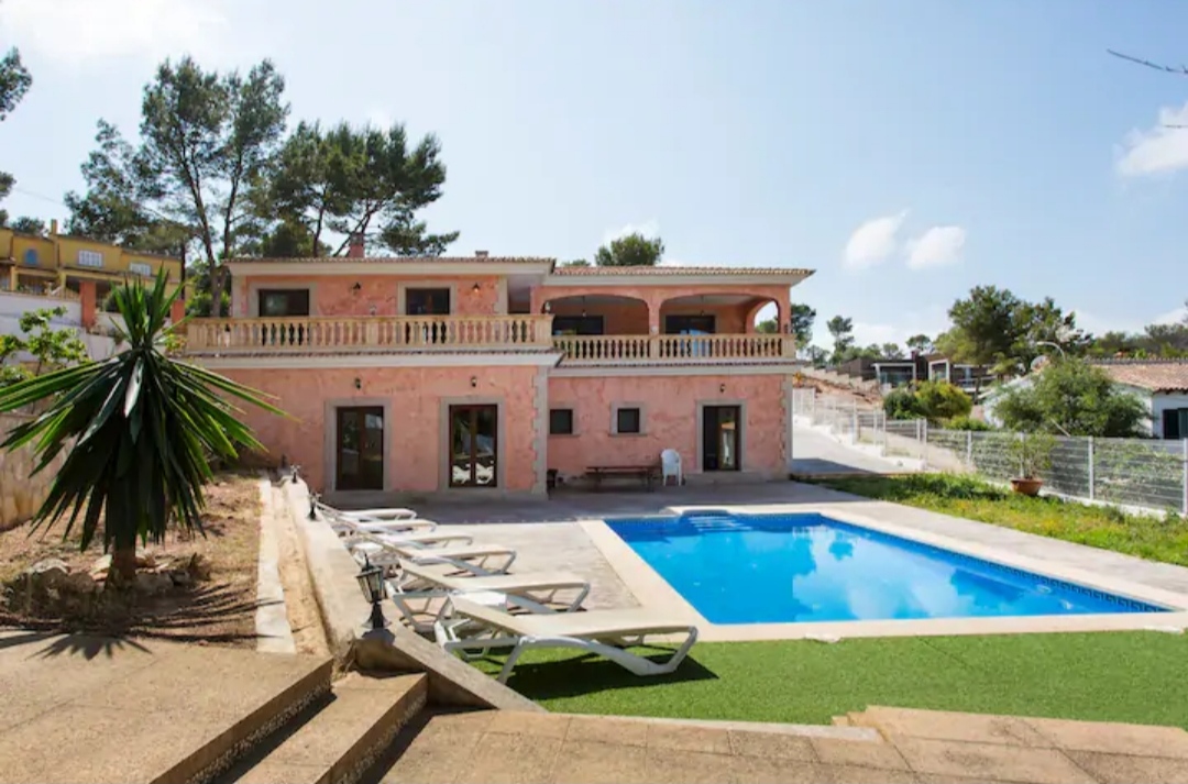 Villa in Palmanova, Mallorca, Spain 4 bedrooms, 350 sq.m. No. 31684