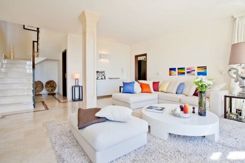Villa for sale in Bendinat, Mallorca, Spain 4 bedrooms, 473 sq.m. No. 34158 - photo 12
