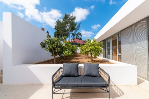 Villa for sale in Santa Ponsa, Mallorca, Spain 5 bedrooms, 466 sq.m. No. 32681 - photo 11