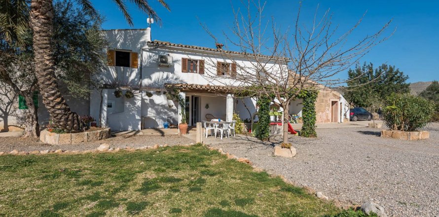 Finca in Pollenca, Mallorca, Spain 4 bedrooms, 251 sq.m. No. 33453