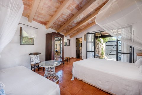 Finca for sale in L'Alqueria Blanca, Mallorca, Spain 5 bedrooms, 703 sq.m. No. 33233 - photo 17