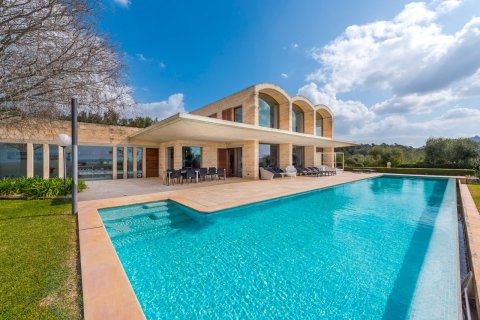 Villa for sale in Felanitx, Mallorca, Spain 4 bedrooms, 460 sq.m. No. 32430 - photo 1