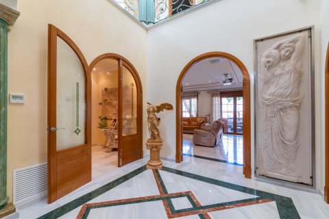 Villa for sale in Can Picafort, Mallorca, Spain 5 bedrooms, 720 sq.m. No. 32631 - photo 9