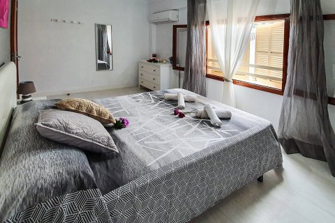 Villa for sale in Port D'alcudia, Mallorca, Spain 5 bedrooms, 270 sq.m. No. 33516 - photo 11