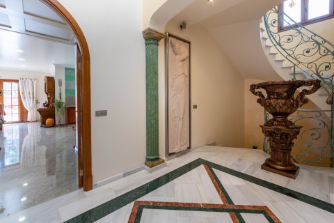 Villa for sale in Can Picafort, Mallorca, Spain 5 bedrooms, 720 sq.m. No. 32631 - photo 16