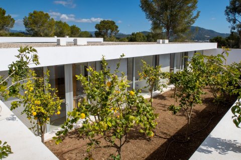 Villa for sale in Santa Ponsa, Mallorca, Spain 5 bedrooms, 466 sq.m. No. 32681 - photo 13