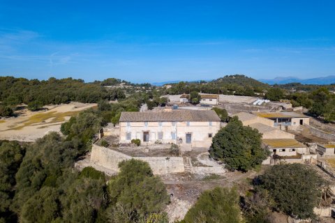 Finca for sale in Montuiri, Mallorca, Spain 8 bedrooms, 1630 sq.m. No. 32614 - photo 1