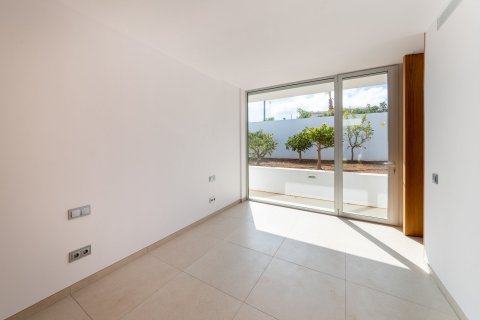 Villa for sale in Santa Ponsa, Mallorca, Spain 5 bedrooms, 466 sq.m. No. 32681 - photo 17