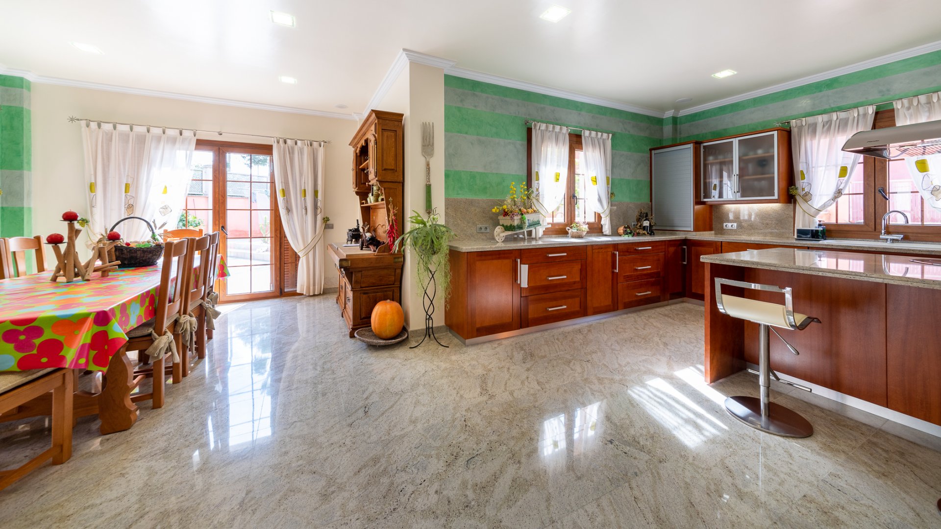 Villa à Can Picafort, Mallorca, Espagne 5 chambres, 720 m2 No. 32631
