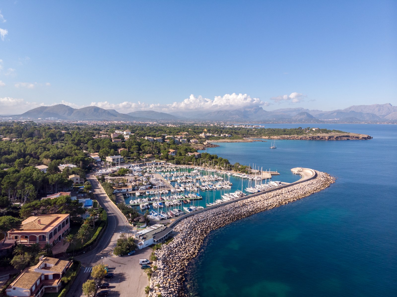 Land plot in Alcudia, Mallorca, Spain 4 bedrooms, 35874 sq.m. No. 32397