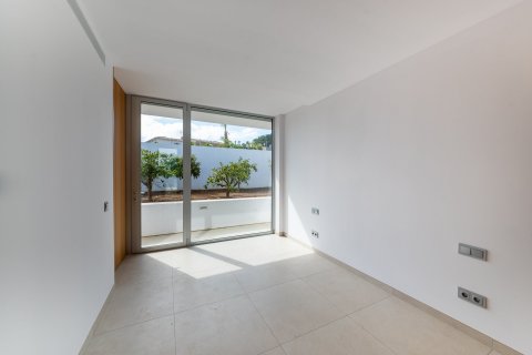 Villa for sale in Santa Ponsa, Mallorca, Spain 5 bedrooms, 466 sq.m. No. 32681 - photo 19