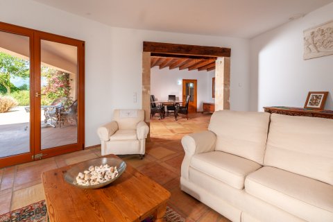 Finca for sale in Ses Salines, Mallorca, Spain 4 bedrooms, 489 sq.m. No. 32482 - photo 8