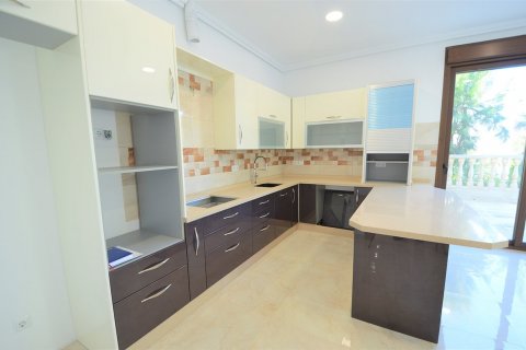 Villa for sale in Campoamor, Alicante, Spain 4 bedrooms, 340 sq.m. No. 35882 - photo 8