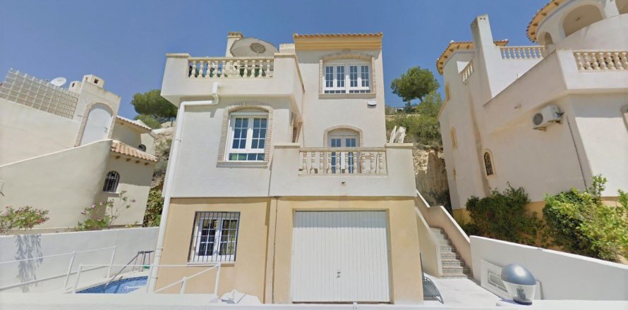 Villa in Villamartin, Alicante, Spain 4 bedrooms, 170 sq.m. No. 35315