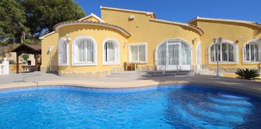 Villa in Calpe, Alicante, Spain 5 bedrooms, 240 sq.m. No. 34854