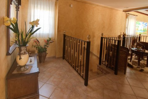 Villa for sale in La Murada, Alicante, Spain 6 bedrooms, 1500 sq.m. No. 34447 - photo 16