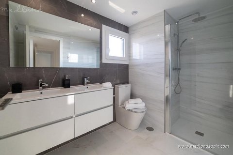 Apartment for sale in Punta Prima, Alicante, Spain, 3 bedrooms, 94m2, No. 34622 – photo 12