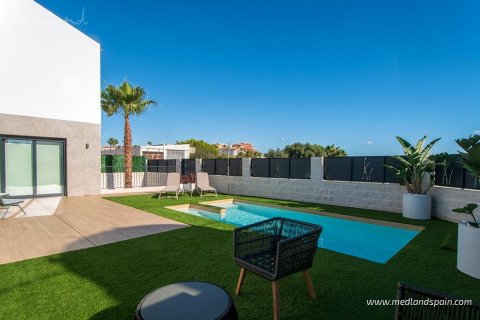 Villa for sale in Ciudad Quesada, Alicante, Spain 3 bedrooms, 170 sq.m. No. 9463 - photo 2