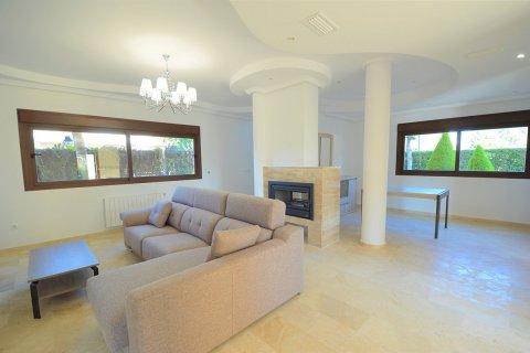 Villa for sale in Campoamor, Alicante, Spain 5 bedrooms, 297 sq.m. No. 35883 - photo 6