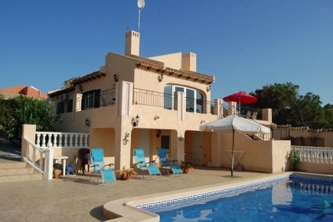 Villa for sale in Cabo Roig, Alicante, Spain 4 bedrooms, 200 sq.m. No. 35303 - photo 1