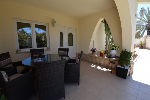 Villa for sale in Cabo Roig, Alicante, Spain 4 bedrooms, 276 sq.m. No. 35304 - photo 6