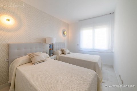 Apartment for sale in Punta Prima, Alicante, Spain 3 bedrooms, 94 sq.m. No. 34622 - photo 13